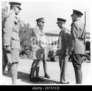 LE MARÉCHAL ALEXANDER POURSUIT SA TOURNÉE EN GRÈCE - rencontrant le grec C.G.S. Lieut. Général Dromazos Armée britannique Banque D'Images