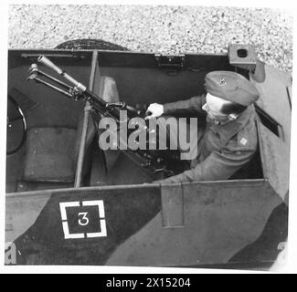 Les montures de mitrailleuses pour les canons Bren sont exposées sur une voiture blindée dans des positions anti-aériennes, y compris les détails des montures de Beaverette. Banque D'Images