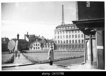 TROUPES BRITANNIQUES ET CANADIENNES EN ISLANDE - place principale à Reykjavik Armée britannique Banque D'Images