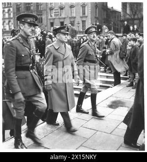 LE VICE-PREMIER MINISTRE TCHÉCOSLOVAQUE VISITE L'IRLANDE DU NORD - de gauche à droite - le brigadier P. Hansen, le brigadier général Collins et le major général V.H.B. Majendie British Army Banque D'Images