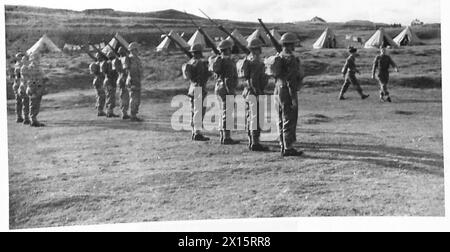 TROUPES BRITANNIQUES ET CANADIENNES EN ISLANDE - les Lincolns montent la garde à Akureyri , armée britannique Banque D'Images