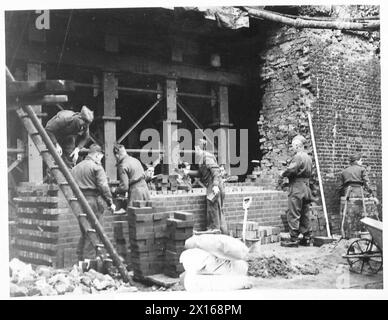 DÉGÂTS des raids AÉRIENS - dommages causés aux ponts par les bombes ennemies de l'armée britannique Banque D'Images