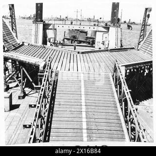 PHOTOGRAPHIES DU PORT PRÉFABRIQUÉ ETC - rampes sur LST Pierhead British Army, 21st Army Group Banque D'Images