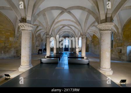 Dans le hall du moine. Le monastère d'Alcobaça (Mosteiro de Alcobaça) ou monastère d'Alcobasa est un complexe monastique catholique situé dans la ville d'Al Banque D'Images