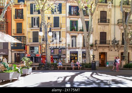 Passeig del Born, le centre historique de Palma de Majorque sur l'île espagnole. Banque D'Images