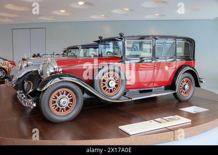Mercedes-Benz 770 Großer Mercedes Pullman-Limousine für den japanischen Kaiser Hirohito, Musée Mercedes-Benz, Stuttgart, Bade-Württemberg, Allemagne *** Mercedes Benz 770 Grand Mercedes Pullman Limousine pour l'empereur japonais Hirohito, Musée Mercedes Benz, Stuttgart, Bade-Württemberg, Allemagne Banque D'Images