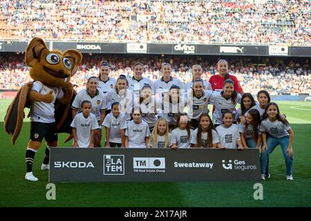 Valencia, Espagne. 14 avril 2024. Valencia CF Team vu en action lors du Round 23 de la saison régulière Liga F entre Valencia CF Female et Levante UD Female au stade Mestalla. Note finale : Valencia CF femme 1 : 1 Levante UD femme crédit : SOPA images Limited/Alamy Live News Banque D'Images