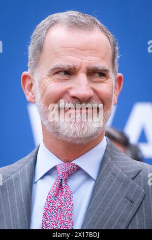 Madrid, Espagne. 15 avril 2024. Le roi d’Espagne Felipe VI a vu sourire lors du jour d’inauguration de la 4ème édition de Wake Up, Spain!, un Forum économique organisé par le journal El Espanol à la Casa de America à Madrid. Crédit : SOPA images Limited/Alamy Live News Banque D'Images