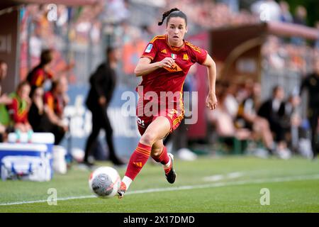 Rome, Italie. 15 avril 2024. Evelyne viens de L'AS Roma lors du match des éliminatoires féminins de Serie A entre L'AS Roma et la Juventus FC au Stadio Tre Fontane le 15 avril 2024 à Roma, Italie crédit : Giuseppe Maffia/Alamy Live News Banque D'Images