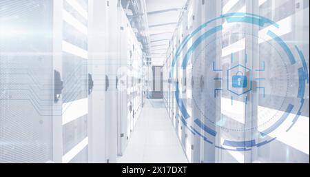 Illustration de l'icône de cadenas dans un cercle au-dessus des systèmes de serveur de données dans la salle Banque D'Images