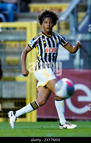 Rome, Italie. 15 avril 2024. Sara Gama de la Juventus FC lors du match féminin des séries A entre L'AS Roma et la Juventus FC au Stadio Tre Fontane le 15 avril 2024 à Roma, Italie crédit : Giuseppe Maffia/Alamy Live News Banque D'Images