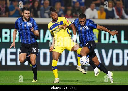 Bergame, Italie. 13 avril 2024. Isak Hien d'Atalanta et Djimsiti d'Atalanta lors du match de football Serie A entre Atalanta et Hellas Vérone au stade Gewiss, dans le nord de l'Italie - lundi 15 avril 2024. Sport - Soccer . (Photo de Spada/LaPresse) crédit : LaPresse/Alamy Live News Banque D'Images