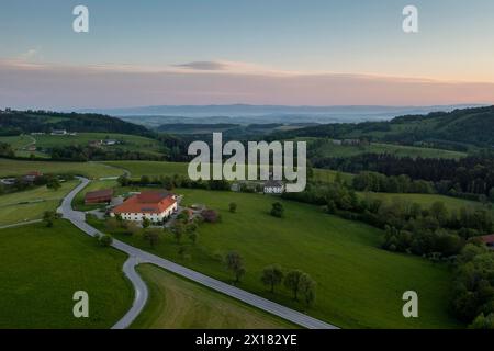 Sunrise Ahornleiten, près de St. Georgen an der Leys, Texingtal, Mostviertel, Basse-Autriche, Autriche Banque D'Images