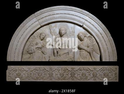 Madone avec enfant entre deux anges, Gregorio di Lorenzo. Cathédrale de Forli, Italie Banque D'Images