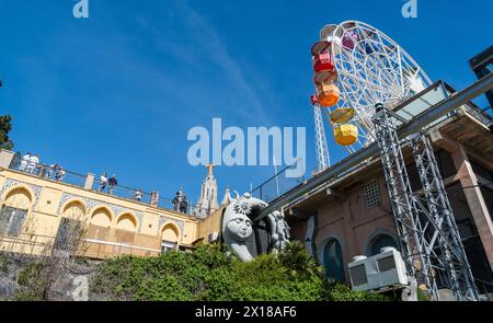 Grande roue au parc d'attractions Parc d'atraccions Tibidabo à Barcelone, Espagne Banque D'Images