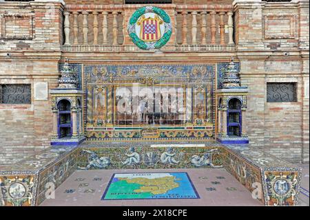 Plaza de Espana à Séville, Séville, carrelage décoré avec les armoiries de la province de La Corogne, Séville, Andalousie, Espagne Banque D'Images