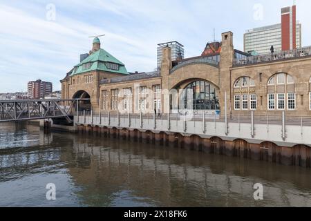 Hambourg, Allemagne - 30 novembre 2018 : port de Hambourg en journée Banque D'Images