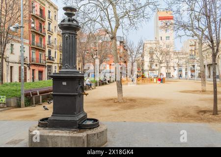 Superblock ou Superilla Hostafrancs, quartier de la ville de Barcelone, en Espagne, qui est fortement restreint pour les voitures Banque D'Images