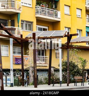 Superblock ou Superilla Hostafrancs, quartier de la ville de Barcelone, en Espagne, qui est fortement restreint pour les voitures Banque D'Images