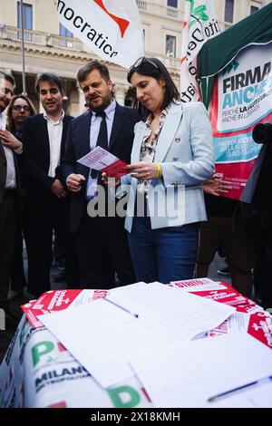 Milan, Italie. 15 avril 2024. Milan, la collection de signatures du Parti démocrate pour la proposition de loi d'initiative populaire du PD de Lombardie pour des soins de santé accessibles à tous sur la Piazza San Carlo. Sur la photo : Elly Schlein et Pierfrancesco Majorino crédit : Agence photo indépendante/Alamy Live News Banque D'Images