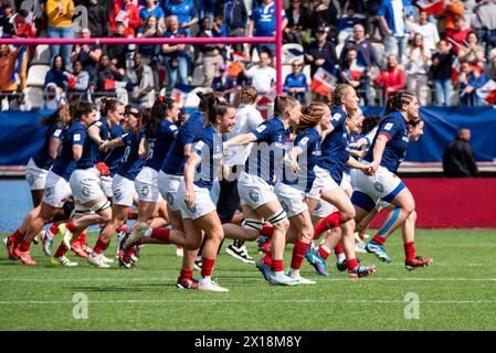 Paris, France. 14 avril 2024. Les joueuses de France célèbrent la victoire après le match de rugby féminin des six Nations 2024 entre la France et l'Italie le 14 avril 2024 au stade Jean Bouin à Paris - photo Antoine Massinon/A2M Sport Consulting/DPPI crédit : DPPI Media/Alamy Live News Banque D'Images