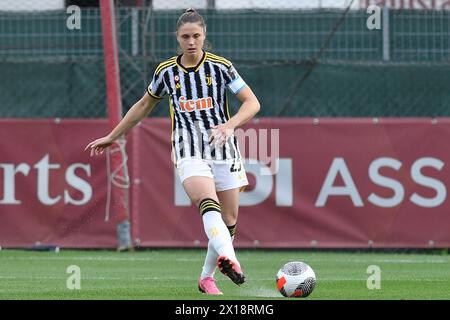 Roma, Latium. 15 avril 2024. Cecilia Salvai de la Juventus lors du match du championnat Serie A Women 2023-2024 entre Roma Women et Juventus Women au stade Tre Fontane à Rome, Italie, le 15 avril 2024. Crédit : massimo insabato/Alamy Live News Banque D'Images