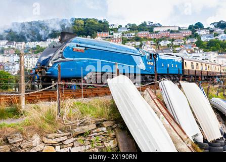 Angleterre, Devon, LNER A4 Pacific 'Bittern' à la tête du Torbay Express au départ de Kingswear sur le chemin de fer à vapeur de Dartmouth Banque D'Images