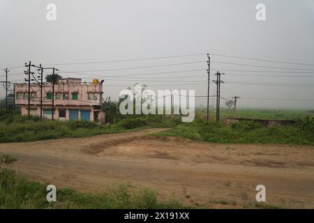 La controversée usine automobile Tata Nano atterrit. À côté de NH-16. Singur dans le district de Hoosely, Bengale occidental, Inde. Banque D'Images