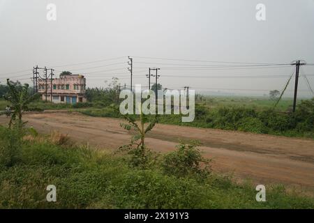 La controversée usine automobile Tata Nano atterrit. À côté de NH-16. Singur dans le district de Hoosely, Bengale occidental, Inde. Banque D'Images