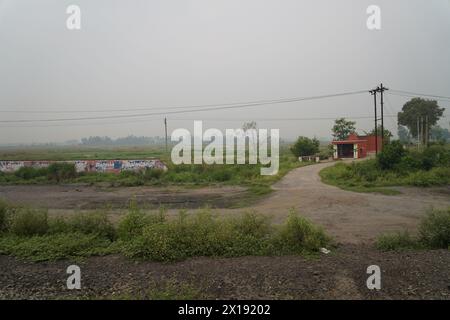 La controversée usine automobile Tata Nano atterrit. À côté de NH-16. Singur dans le district de Hoosely, Bengale occidental, Inde. Banque D'Images