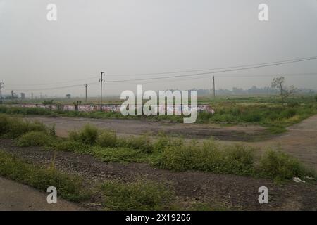 La controversée usine automobile Tata Nano atterrit. À côté de NH-16. Singur dans le district de Hoosely, Bengale occidental, Inde. Banque D'Images