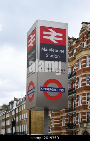 Londres, Royaume-Uni - 23 mars 2024 ; panneau pour Network Rail et station de métro et Chiltern Railways à Londres Marylebone Banque D'Images