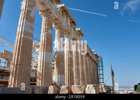 Temple du Parthénon ruines grecques antiques par une journée ensoleillée à Athènes Acropole Grèce Athènes Acropole sur la colline avec des ruines étonnantes et belles du Parthénon Banque D'Images