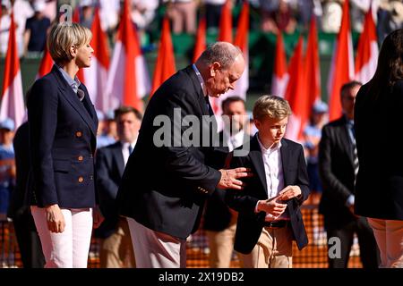 Roquebrune Cap Martin, France. 14 avril 2024. Albert II Grimaldi Prince de Monaco la Princesse Charlene Wittstock et Jacques lors de la finale Rolex Monte-Carlo ATP Masters 1000 tennis le 14 avril 2024 au Monte Carlo Country Club de Roquebrune Cap Martin, France près de Monaco. Photo Victor Joly/DPPI crédit : DPPI Media/Alamy Live News Banque D'Images