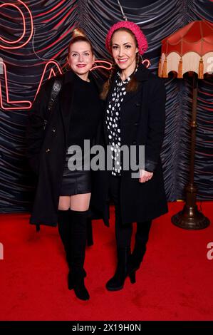 Jeanette Biedermann und Anastasia Zampounidis beim exclusivité projection des Kinofilms Back to Black in der Astor Filmlounge. Berlin, 04.04.2024 *** Jeanette Biedermann et Anastasia Zampounidis à la projection exclusive du film retour aux Noirs dans le salon Astor de Berlin, 04 04 2024 Foto:xS.xGabschx/xFuturexImagex black 4405 Banque D'Images