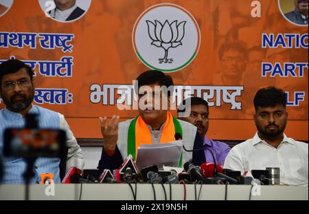 Mumbai, Inde. 15 avril 2024. MUMBAI, INDE - 15 AVRIL : le ministre syndical et candidat du BJP de la circonscription parlementaire nord de Mumbai, Piyush Goyal, s'adressant aux médias, au bureau du BJP, à Nariman point, le 15 avril 2024 à Mumbai, en Inde. (Photo de Bhushan Koyande/Hindustan Times/Sipa USA) crédit : Sipa USA/Alamy Live News Banque D'Images