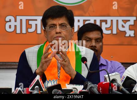 Mumbai, Inde. 15 avril 2024. MUMBAI, INDE - 15 AVRIL : le ministre syndical et candidat du BJP de la circonscription parlementaire nord de Mumbai, Piyush Goyal, s'adressant aux médias, au bureau du BJP, à Nariman point, le 15 avril 2024 à Mumbai, en Inde. (Photo de Bhushan Koyande/Hindustan Times/Sipa USA) crédit : Sipa USA/Alamy Live News Banque D'Images