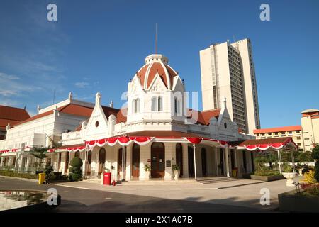 Balai Pemuda Surabaya est l'un des bâtiments historiques qui est protégé par le gouvernement de la ville de Surabaya. Banque D'Images