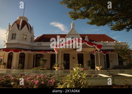Balai Pemuda Surabaya est l'un des bâtiments historiques qui est protégé par le gouvernement de la ville de Surabaya. Banque D'Images