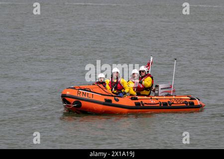 Bateau de sauvetage de classe d à Calshot, Southampton Water, Hampshire, Angleterre, Royaume-Uni. Banque D'Images