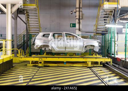 Production industrielle de voitures automobiles. Installation d'assemblage de voitures modernes sur une chaîne de montage. Industrie, production, concept d'industrie. Photo de haute qualité Banque D'Images