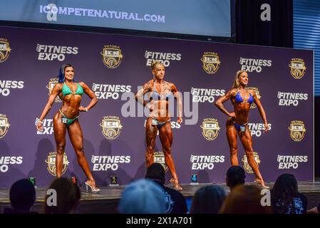 Les compétitrices de musculation féminines sont vues en action sur la scène des championnats australasiens ICN 2024, qui se tiennent au Melbourne Convention and Exhibition Centre dans le cadre de l'Australian Fitness Expo 2024, à Melbourne en Australie. ICN - 'I Compete Natural' est une ligue pour les culturistes compétitifs qui sont libres de l'utilisation de substances interdites par l'Agence mondiale antidopage. Banque D'Images