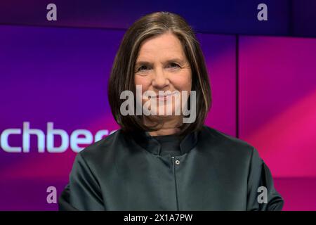 Berlin, Allemagne. 15 avril 2024. Katrin Goering-Eckardt, B 90/Gruene (vice-présidente du Bundestag), invitée à - maischberger, discours politique, TV, format, avec la présentatrice - Sandra Maischberger, Das Erste, 15 avril 2024, crédit : HMB Media/Uwe Koch/Alamy Live News Banque D'Images