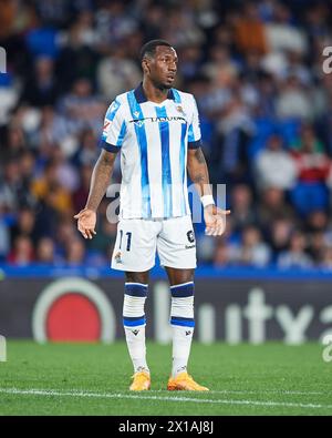 Sheraldo Becker de Real Sociedad regarde pendant le match LaLiga EA Sports entre Real Sociedad et UD Almeria au stade Reale Arnea le 14 avril 2 Banque D'Images