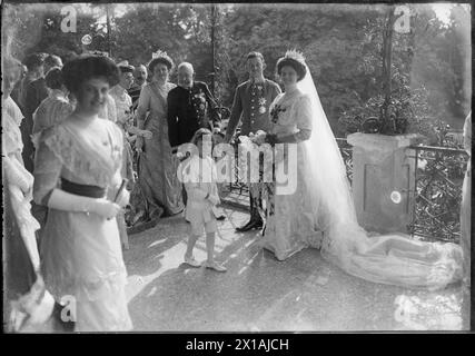 Mariage archiduc Charles Franz Joseph avec Zita, le couple marié et la fête de mariage à la cérémonie de mariage sur la terrasse du palais., 21.10.1911 - 19111021 PD0017 - Rechteinfo : droits gérés (RM) Banque D'Images