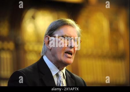 Le député Bill Cash s’adresse aux délégués lors d’un événement à l’hôtel de ville de Manchester pendant la conférence conservatrice 2013. Banque D'Images