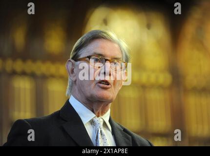 Le député Bill Cash s’adresse aux délégués lors d’un événement à l’hôtel de ville de Manchester pendant la conférence conservatrice 2013. Banque D'Images