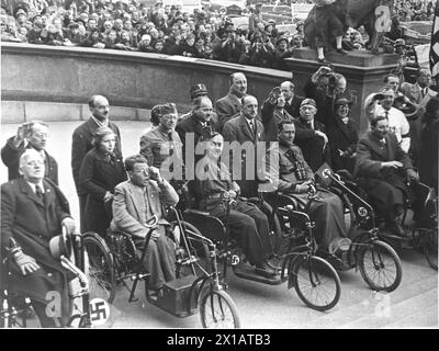 L'Anschluss (annexion autrichienne) 1938, handicapé de la première guerre mondiale sur la Heldenplatz (place), 15.3.1938 - 19380315 PD0069 - Rechteinfo : droits gérés (RM) Banque D'Images
