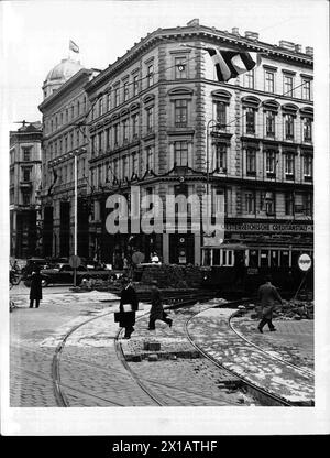 Conduite uniforme à droite en Autriche, à partir d'octobre 1938 étape en Autriche la conduite sur le bon ordre en puissance : travaux de construction à la jonction Mariahilferstrasse - marché aux céréales, 13.04.1938 - 19380413 PD0002 - Rechteinfo : droits gérés (RM) Banque D'Images