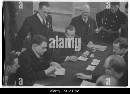 Plébiscite avril 1938, commission électorale, 10.4.1938 - 19380410 PD0144 - Rechteinfo : droits gérés (RM) Banque D'Images